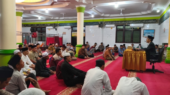 Polisi Hadir di Tengah Masyarakat, Polres Kampar Gelar Tarawih Keliling, Jaga Harkamtibmas di Bulan Ramadhan!