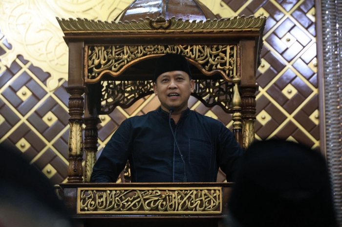 Wali Kota Bekasi  Tarawih Keliling di Masjid Jami Nurul Ikhwan, Sampaikan Perkembangan Tata Kelola Kota