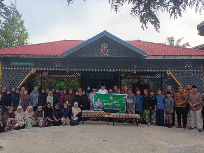Polres Bengkalis Bagikan 140 Porsi Takjil di Ponpes Sholawat Al Burdah Baa Khaalish