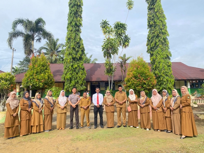 Polsek XIII Koto Kampar Sosialisasi Bahaya Narkoba dan Bullying di SD 02 Batu Bersurat