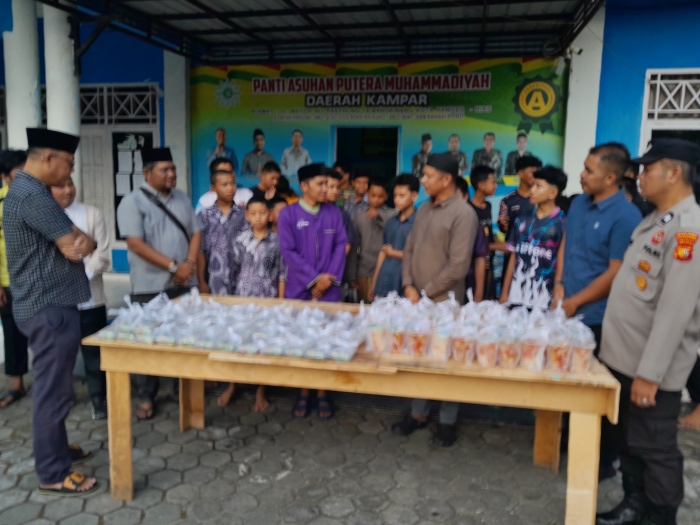 Ramadhan Penuh Berkah, Polres Kampar Hadirkan Senyum di Panti Asuhan Putra Muhammadiyah!