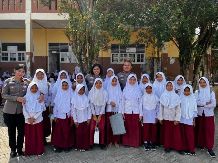 Polres Kampar Latih Public Speaking Siswa Sambut Peresmian Jembatan Merah Putih