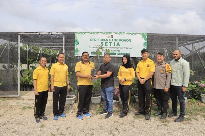 Pohon: Nafas Masa Depan, Kapolres Kampar Jaga Kelestarian!