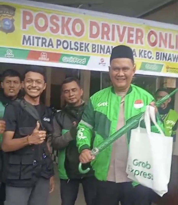 Usai Santuni Anak Yatim, Nasirwan S.H, Kapolsek Binawidya Resmikan Posko Ojek Online