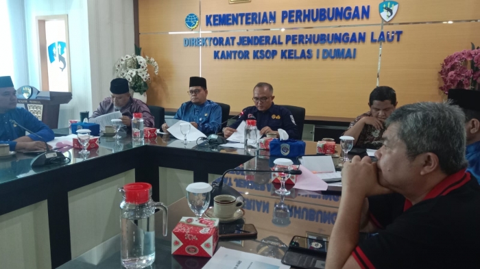 TKBM  Tenaga Kerja Bongkar Muat Dumai Pembentukan  UUPJ Di Wilayah  Terminal Khusus  untuk  melayani  kepentingan Umum.