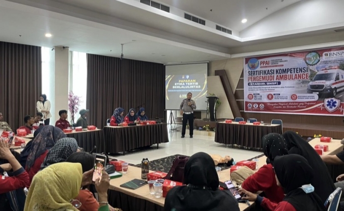 Satlantas Polres Kampar Gelar Sosialisasi Etika Lalu Lintas Kepada Driver Ambulans di Aulia Hospital Pekabaru.